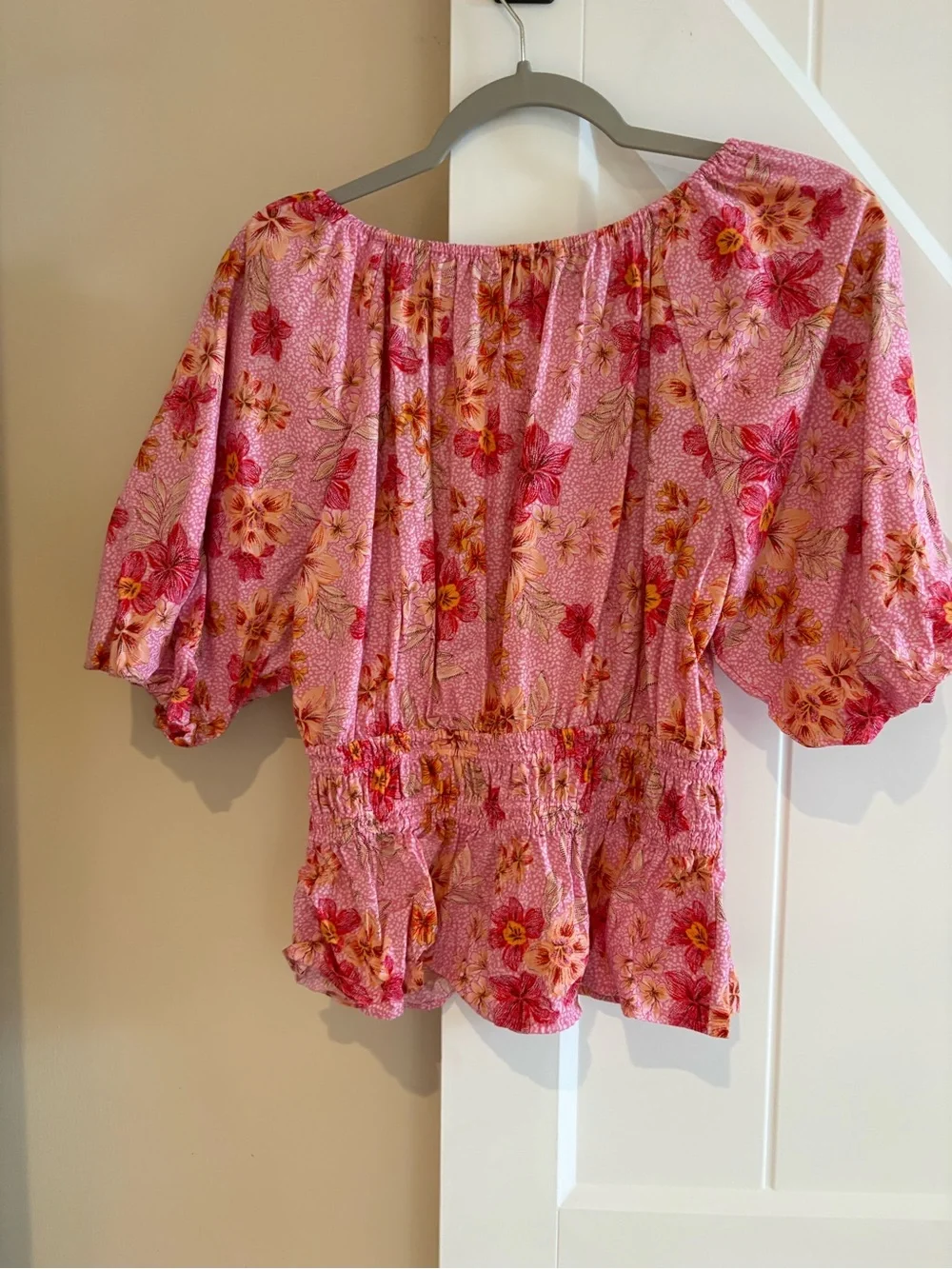 LOFT Pink & Peach Floral Peplum Top Sz Med